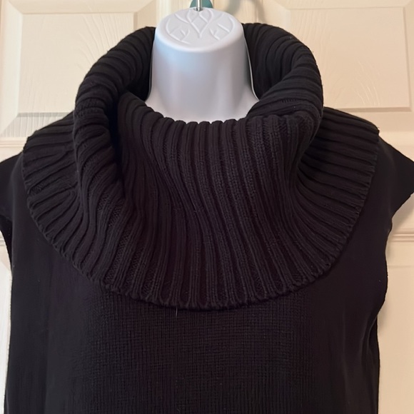 NEW BCBGen hi-lo tunic sweater - Picture 3 of 10
